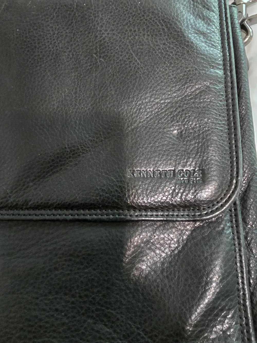 Kenneth Cole Black Leather Messenger Briefcase with Shoulder Strap